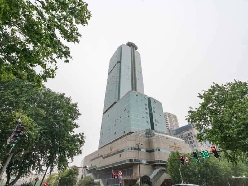 Kingsley International Mansion - Image 1