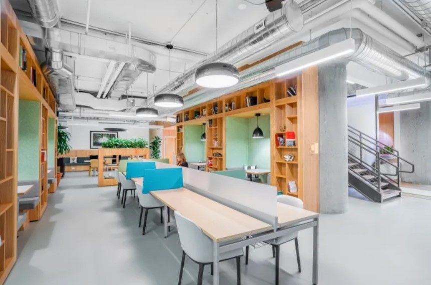 Porsche Center - Image 1