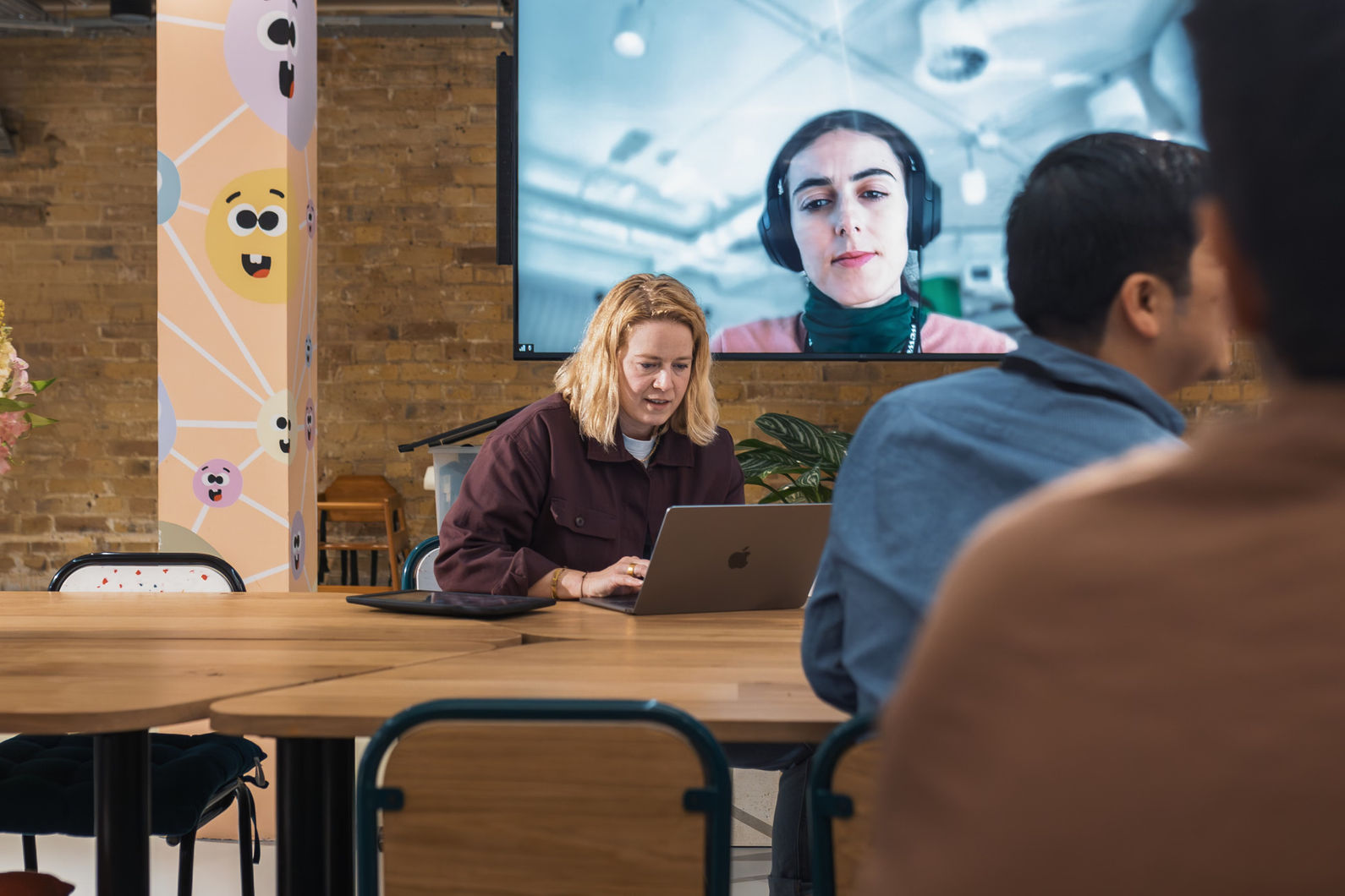 responsible-ai-policy-for-a-hybrid-workplace