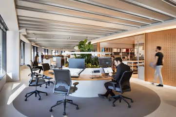 Hot Desking in Singapore: Your Ultimate Guide to Flexible Coworking Spaces