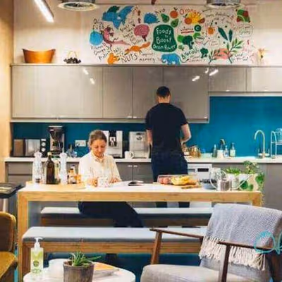 2 Clove Crescent, London Image 7