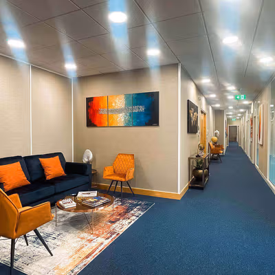 720 Centennial Court, Elstree Image 7