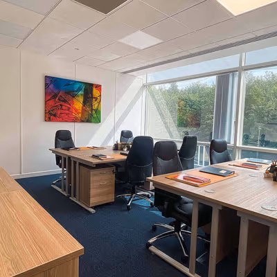 720 Centennial Court, Elstree Image 2