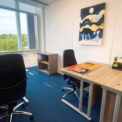 720 Centennial Court, Elstree Image 1