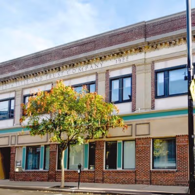 24 Veterans Sq, Media Image 1