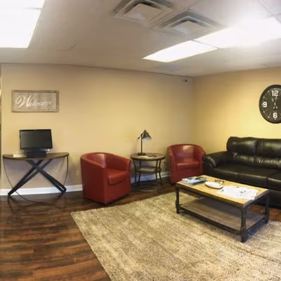 204 S Main St, Nixa Image 2