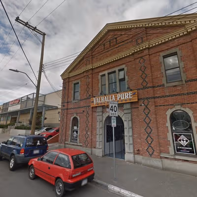 1824 Store Street, Victoria Image 5