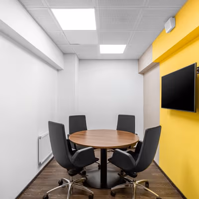 28 Verhniy Val Str, Kyiv Image 5