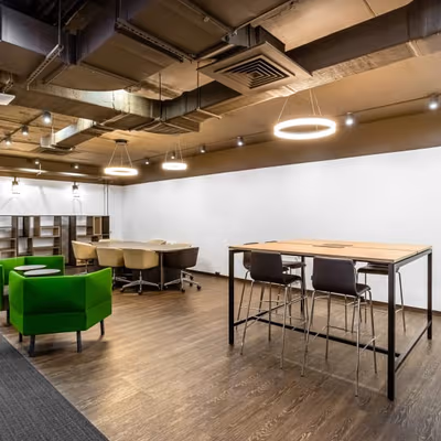 28 Verhniy Val Str, Kyiv Image 4