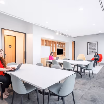 2550 Pacific Avenue, Dallas Image 3