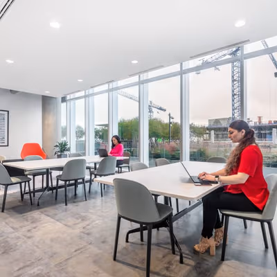 2550 Pacific Avenue, Dallas Image 2