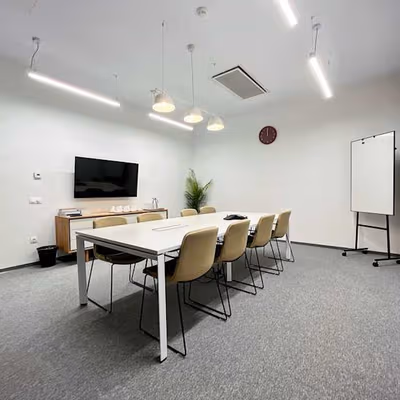 Christopher Columbus Blvd No 41, Sofia Image 2