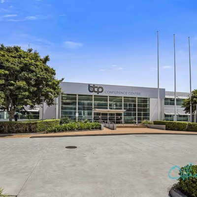 1 Clunies Ross Court, Eight Mile Plains Image 4