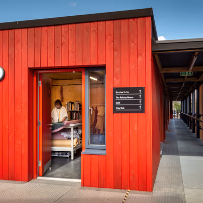 384 Abbott Rd, London Image 1