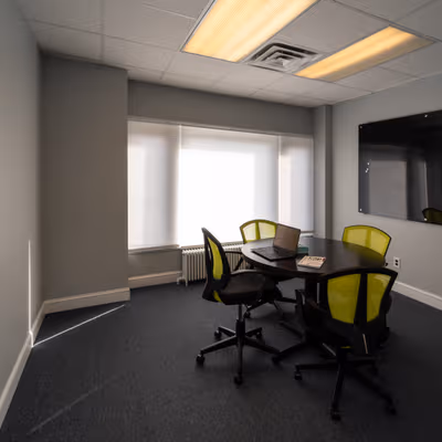 24 Veterans Sq, Media Image 7