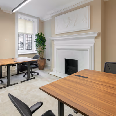 34-36 Queen Anne Street, London Image 9