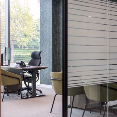 Wellington Way, Surrey Image 1