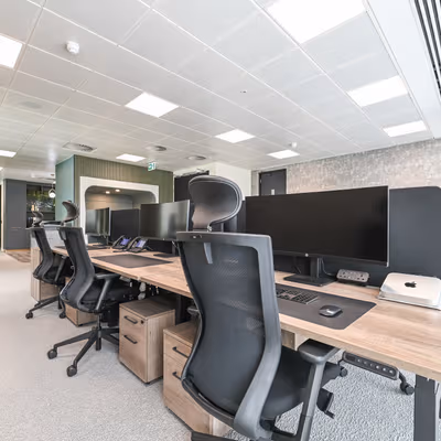 Wellington Way, Surrey Image 4