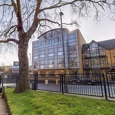 57 Putney Bridge Road, London Image 9