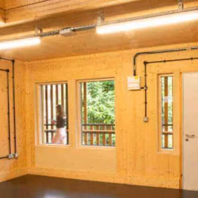 384 Abbott Rd, London Image 3