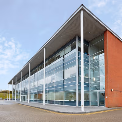 720 Centennial Court, Elstree Image 6