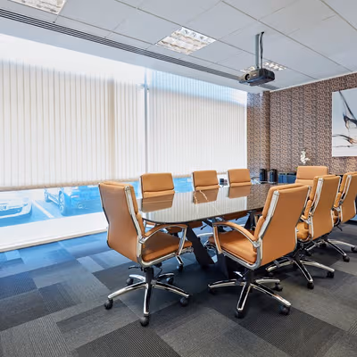 720 Centennial Court, Elstree Image 3