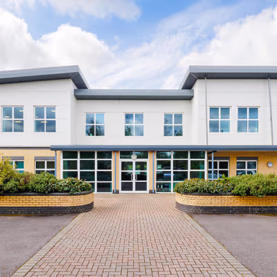 9 Nimrod Way, Ferndown Image 5