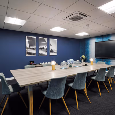 9 Nimrod Way, Ferndown Image 2