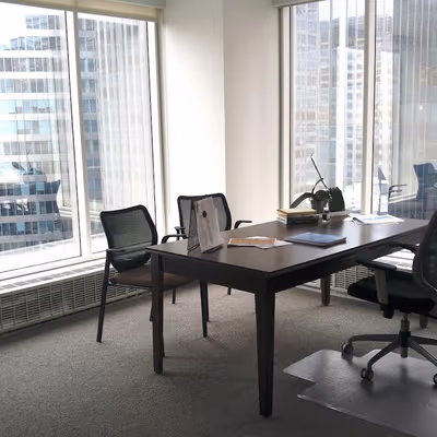 150 S Wacker Dr, Chicago Image 1