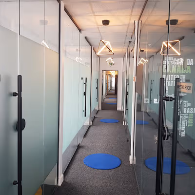 182-184 High Street North, East Ham Image 1