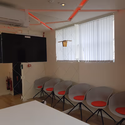 182-184 High Street North, East Ham Image 3