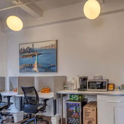 240 W 40th St, New York Image 2
