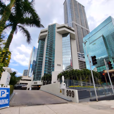 999 Brickell Ave, Miami Image 8