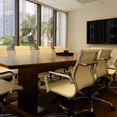 999 Brickell Ave, Miami Image 12