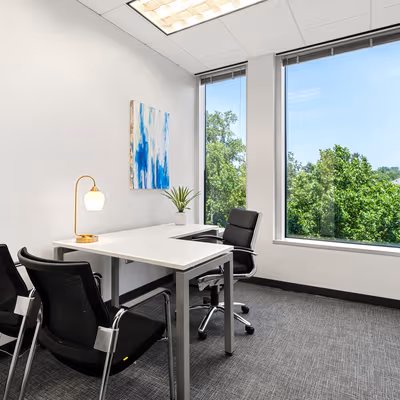 1050 Crown Pointe Parkway, Atlanta Image 1