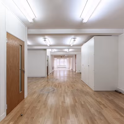 26 Eastcastle Street, Fitzrovia Image 3