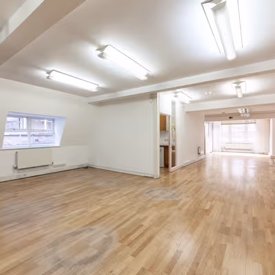 26 Eastcastle Street, Fitzrovia Image 5