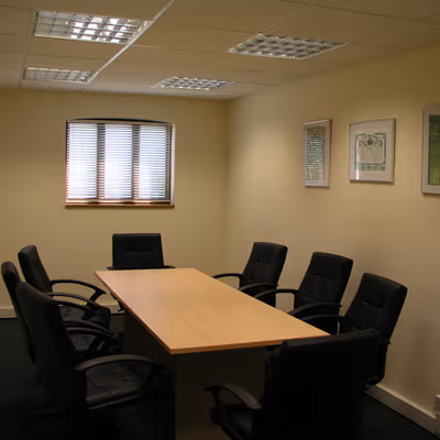 Malthouse Lane Off Hummer Road, Egham Image 2