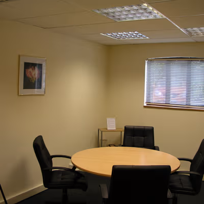 Malthouse Lane Off Hummer Road, Egham Image 4