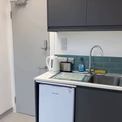 404 Camden Road, Greater London Image 7