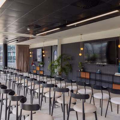 Cathedral Approach, Manchester Image 8