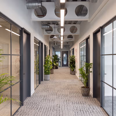 Cathedral Approach, Manchester Image 11