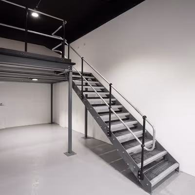 Wendover Court, Western Avenue Image 6