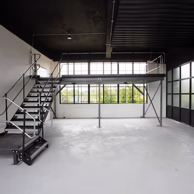 Wendover Court, Western Avenue Image 4