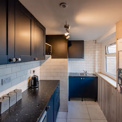 Wendover Court, Western Avenue Image 5