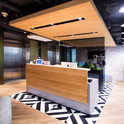 18 Harcourt Road Admiralty, Hong Kong Island Image 2