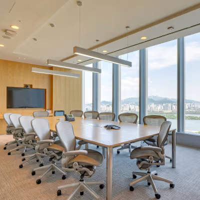 10 Gukjegeumyung-ro, Youngdeungpo-gu Image 5