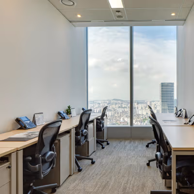 10 Gukjegeumyung-ro, Youngdeungpo-gu Image 2