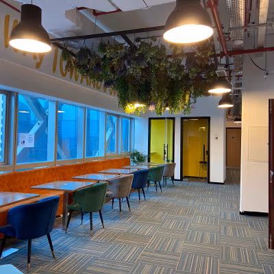 Sheikh Zayed Rd, Dubai Image 9