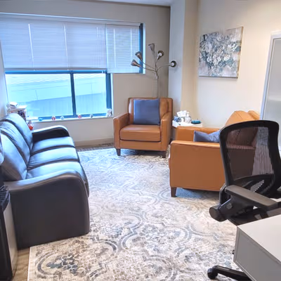 145 Chadwick Court, North Vancouver Image 4